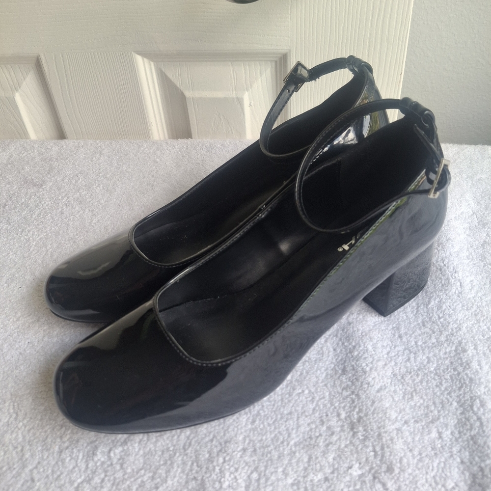 NEW Black Women's Soda Shoes